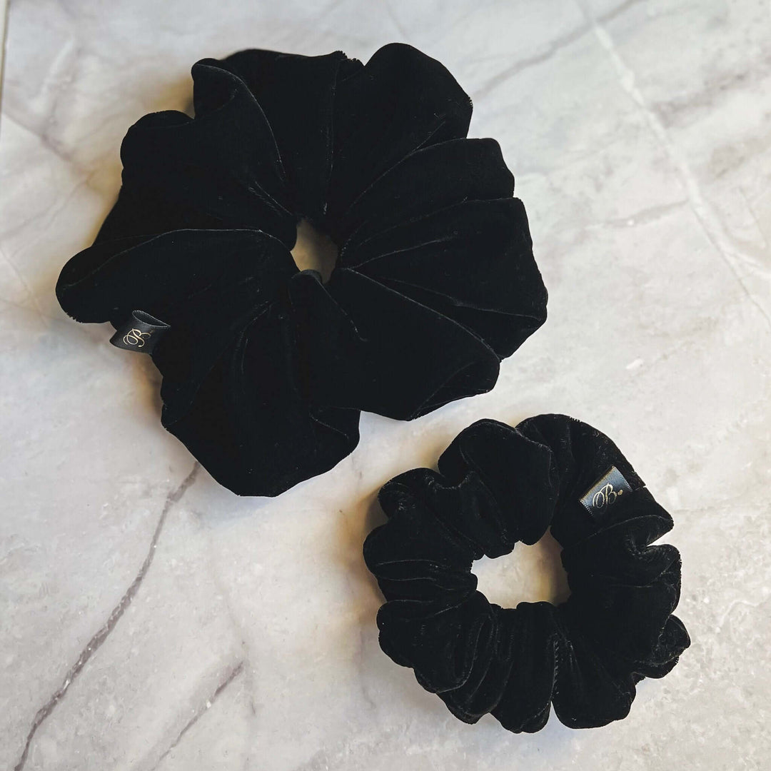 Microvelvet Scrunchie in Jet Black