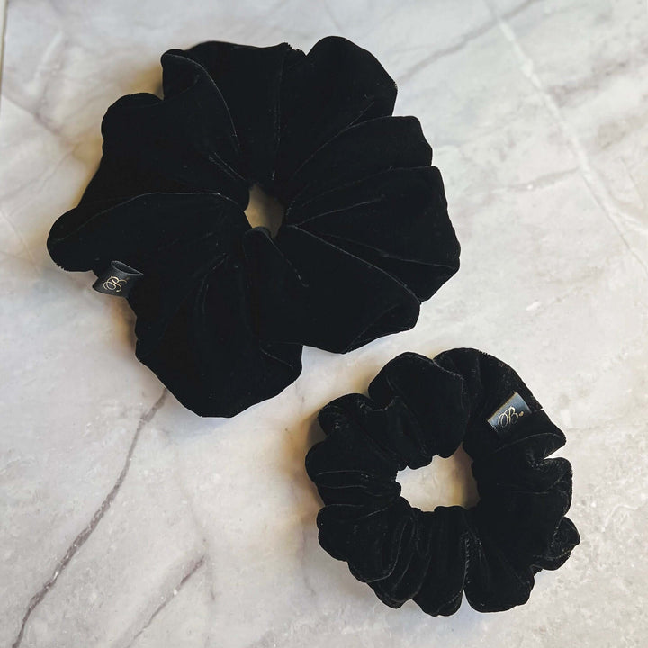 Microvelvet Scrunchie in Jet Black