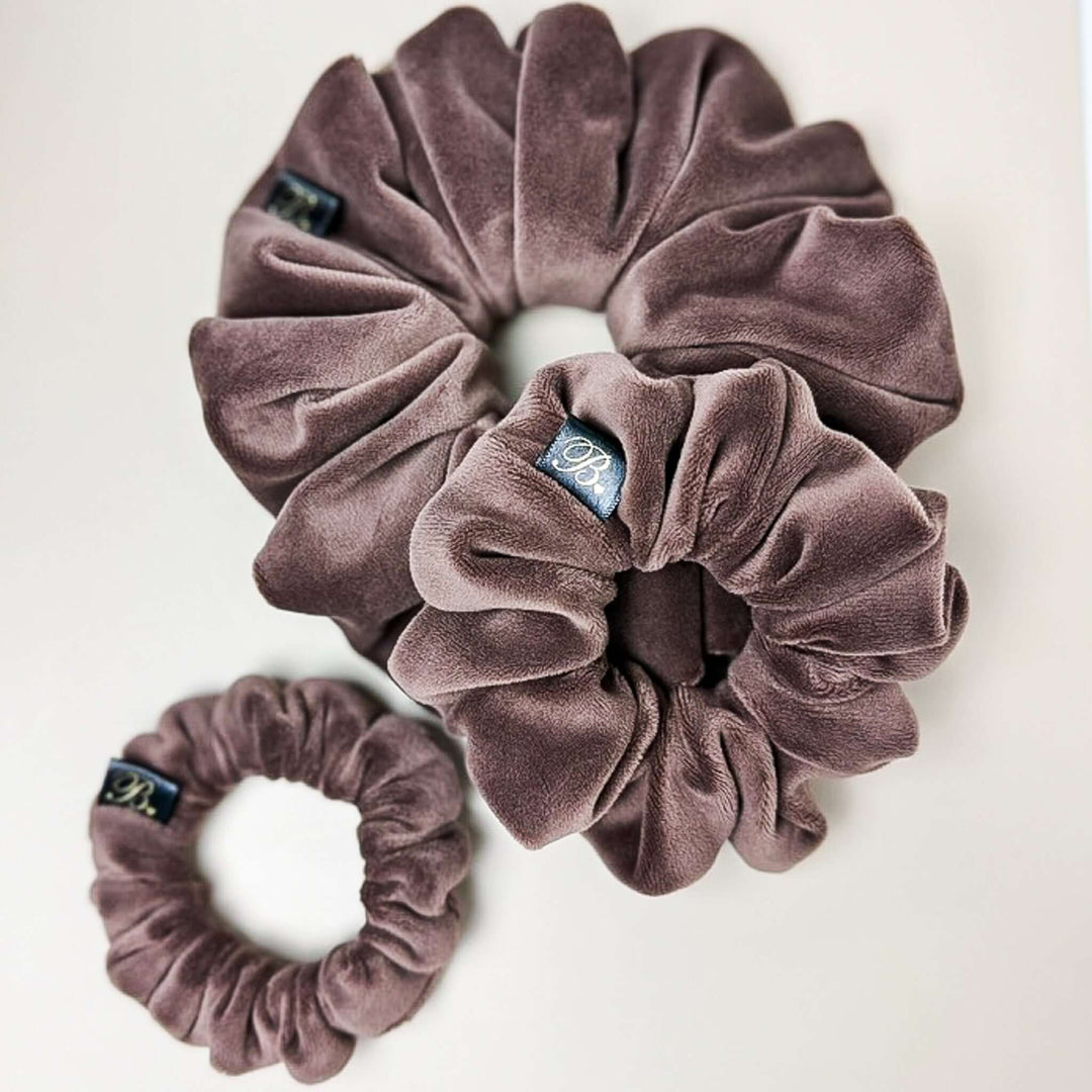Velour Scrunchie in Mocha