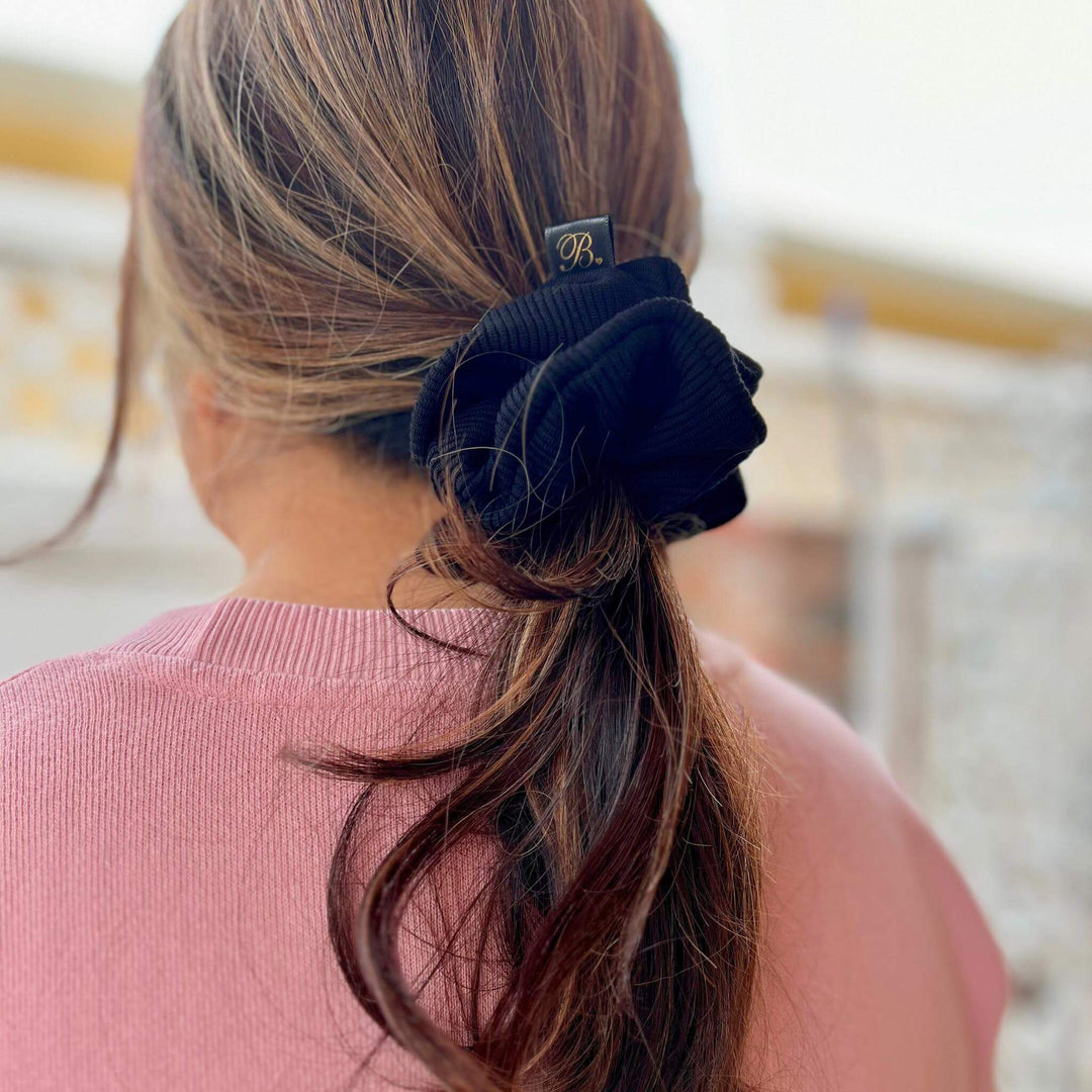 Ribbed Scrunchie in Black