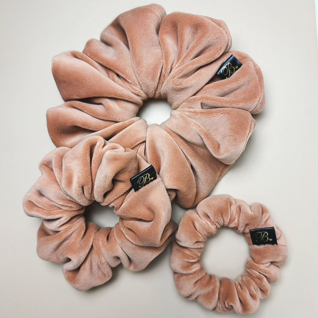 Velour Scrunchie in Bare